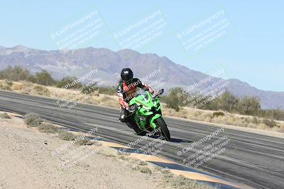 media/Dec-04-2025-Racers Edge (Thu) [[5ebc9f124d]]/3-B Group/3-Session 2 (Turn 7 Inside)/